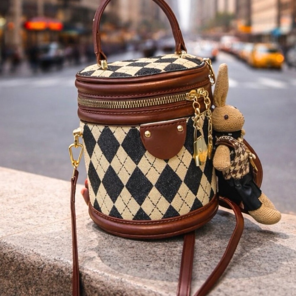 🔥Chic Argyle Bucket Bag w/ Cute Matching Bunny Charm & Adjustable Strap